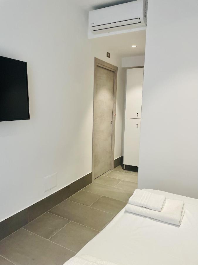 Smart Rooms Naples Nápoles Exterior foto